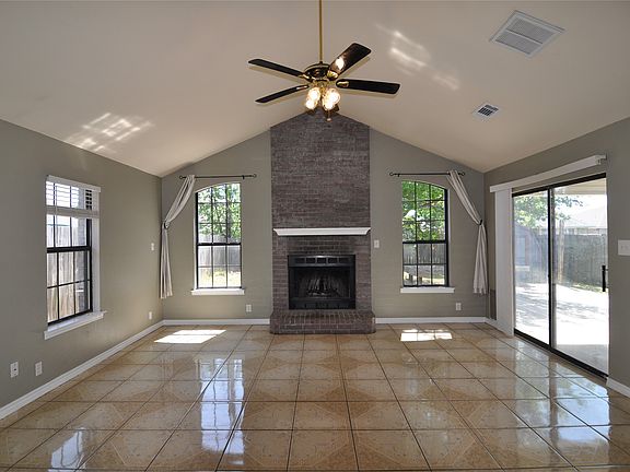 3rd image of 1805 Sharon Dr