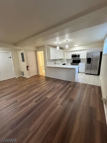 2 bed, 1.0 bath, $2,500 — Photo 3