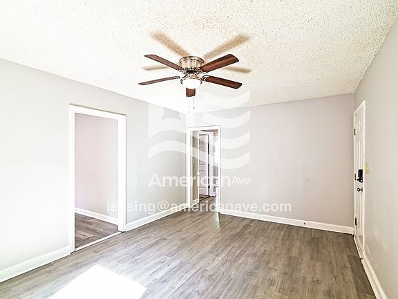 814802_004_living_room_4.jpg