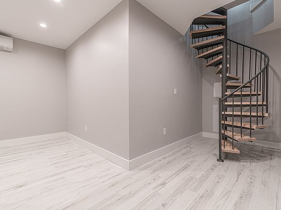 3rd image of 15 Jefferson St #1F