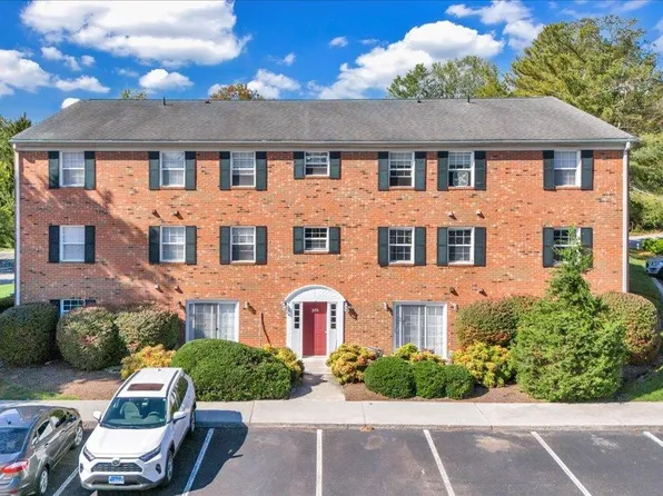370 New Kent Rd APT 114, Blacksburg, VA 24060