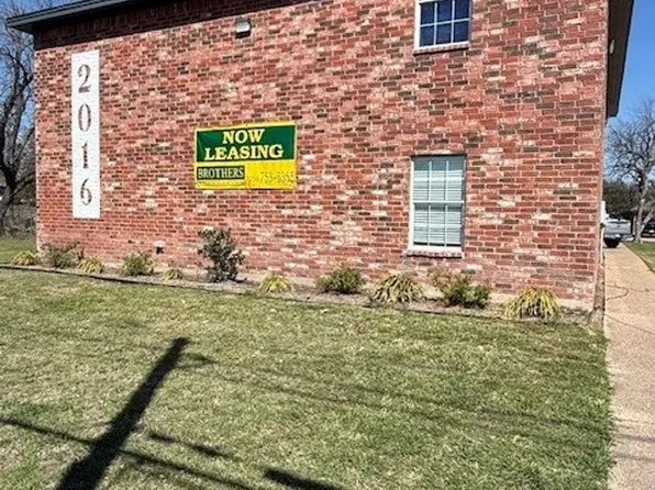 2016 S 12th St, Waco, TX