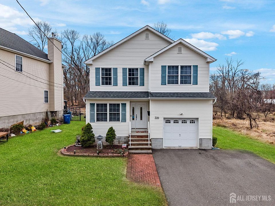 1st image of 320 Hazelwood Pl