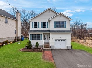 320 Hazelwood Pl, Piscataway, NJ 08854