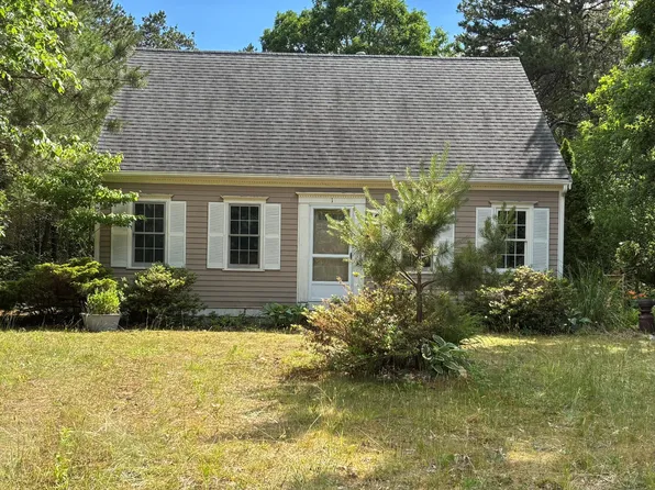 1 Castle Lane, Sandwich, MA 02563