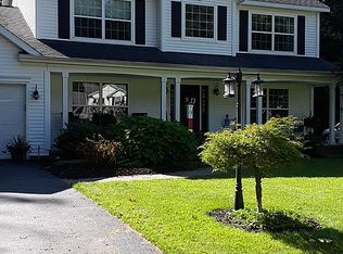 13 Glenburnie Dr, Gansevoort, NY 12831
