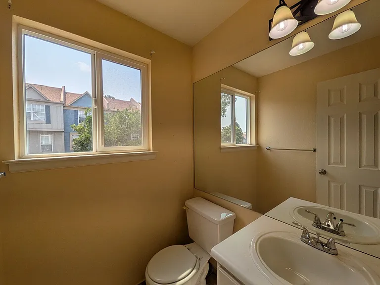 11806 E Kepner Dr — Photo 6