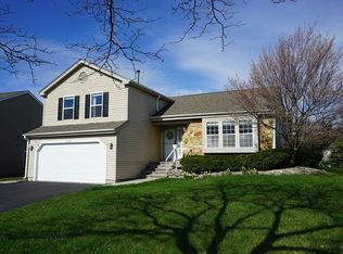 1179 Stanton Rd, Lake Zurich, IL 60047