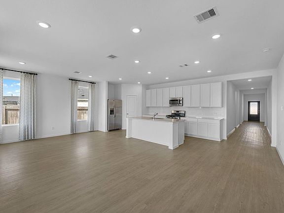 3rd image of 12 Robin Ct