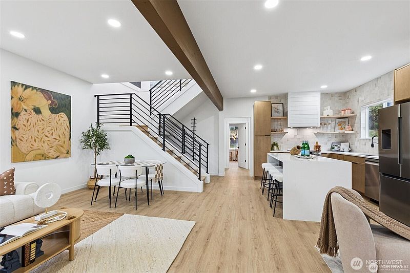 4th image of 4002 Courtland Place S