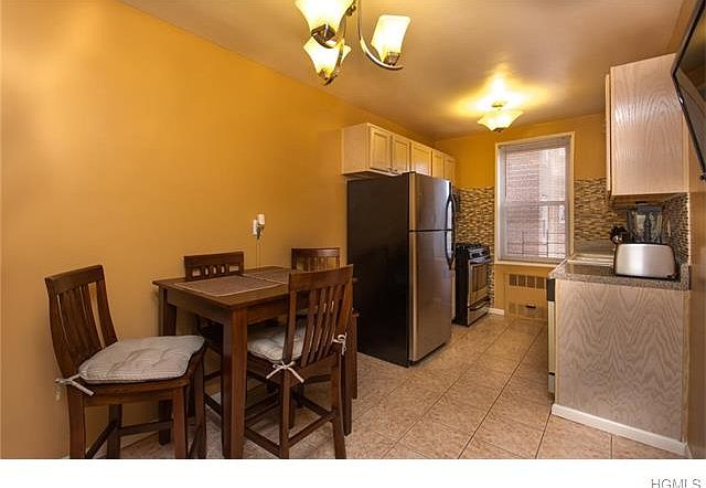 1st image of 1296 Midland Ave APT H6