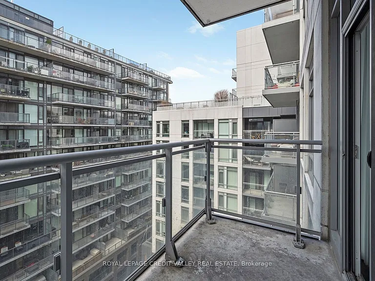 525 Adelaide St W #1732 — Photo 19