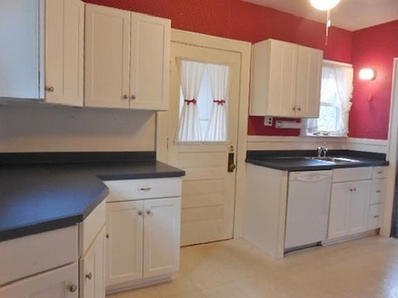 5th image of 16 Dearborn St