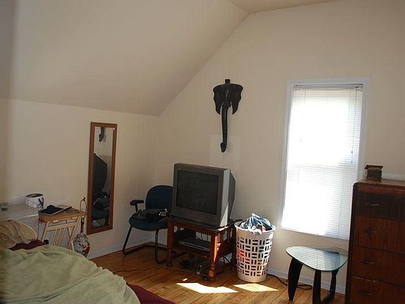 3rd image of 2518 N Campbell Ave APT 3P