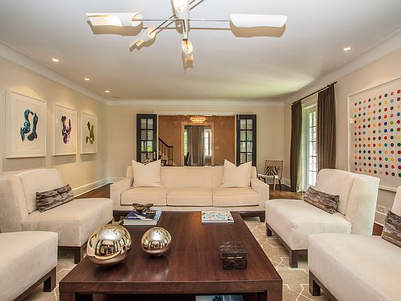 5th image of 36 Knollwood Dr