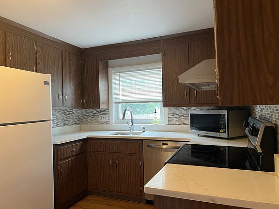 2nd image of 149 Gould St #1