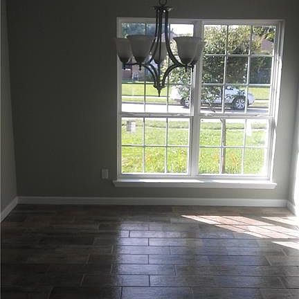 4th image of 2432 Trenton Dr
