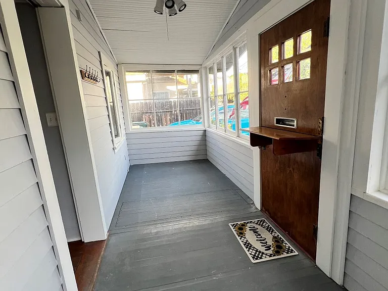 Enclosed porch / sun room