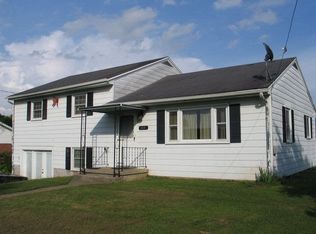 105 4th St, Luray, VA 22835