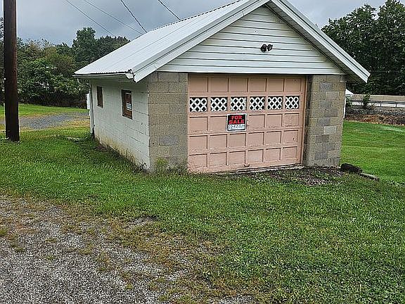 16x22 ft Garage