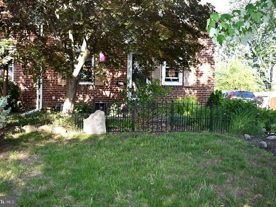 738 Fairview Rd