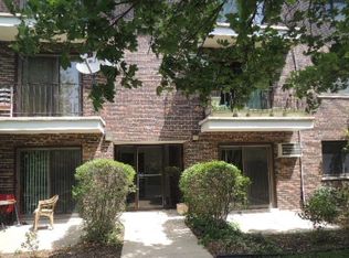 1220 S Lorraine Rd APT 1E, Wheaton, IL 60189