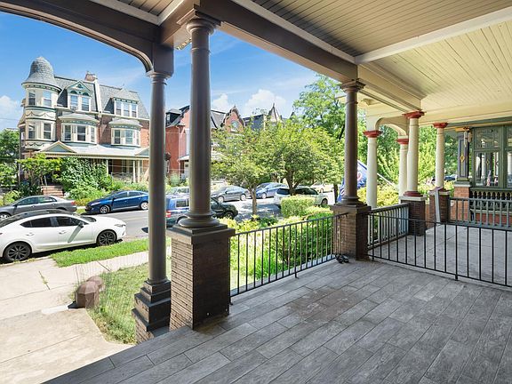 3rd image of 4922 Cedar Ave #1