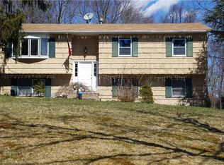 1 Featherly Ct, New City, NY 10956