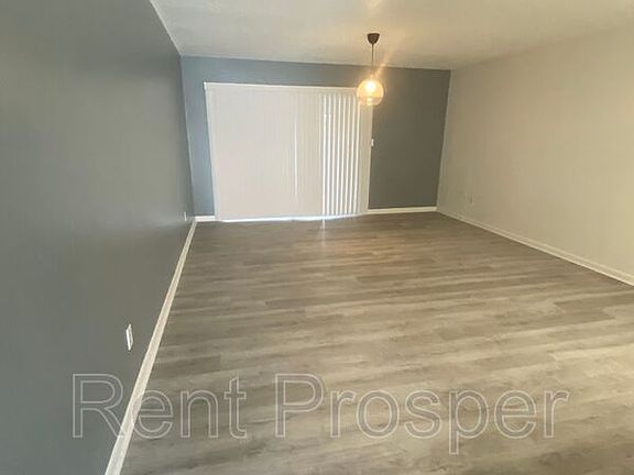 4th image of 7105 Balboa Dr