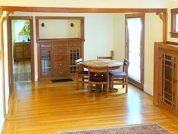2nd image of 211 Walnut St