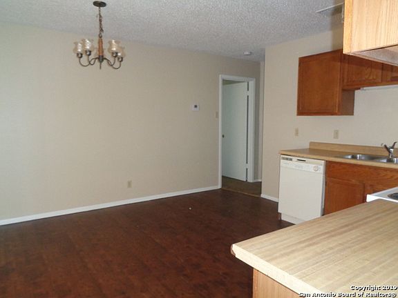 4th image of 2536 Corian Glen Dr