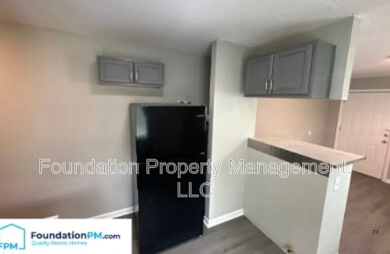 869 N Bingham St — Photo 4