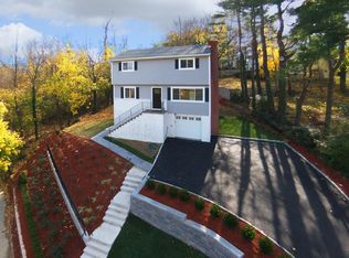 18 Robert Ln, White Plains, NY 10607