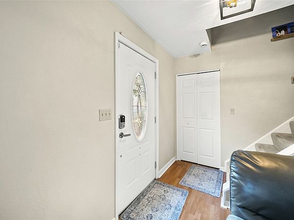 2nd image of 560 Monticello Dr