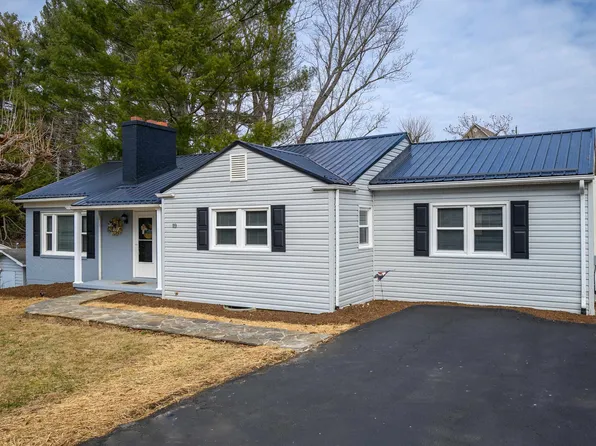 119 Circle Dr, Galax, VA 24333