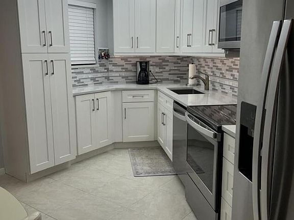 5th image of 5851 Camino Del Sol APT 203