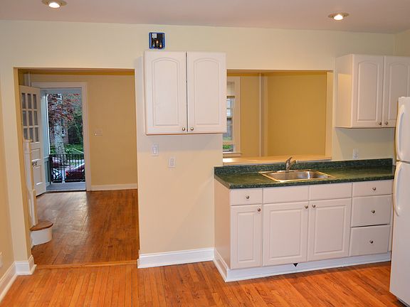 4th image of 3937 47th St