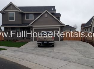 939 Riverstone Ln, Springfield, OR 97477