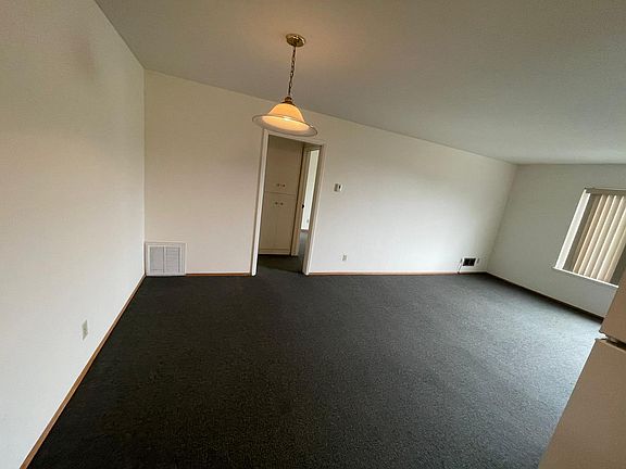 3rd image of 45 Crestline Dr #4