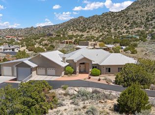 18 Twin Peaks Rd SE, Albuquerque, NM 87123