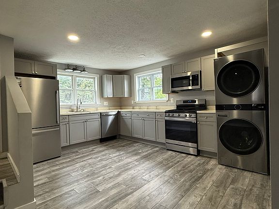 5th image of 414 Pearl St Floor 2