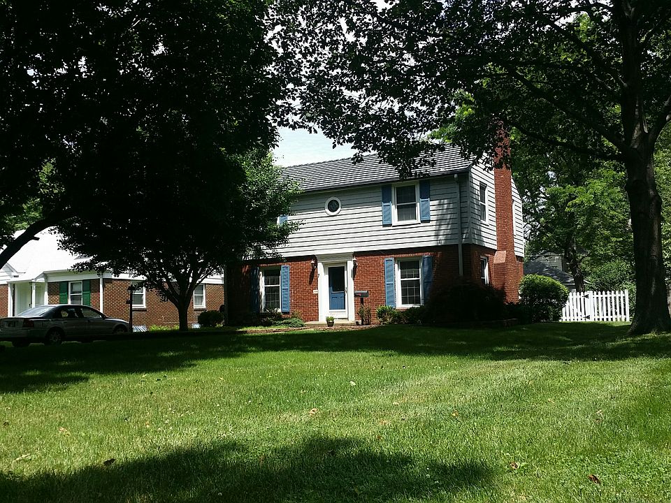1st image of 1148 E 58th St