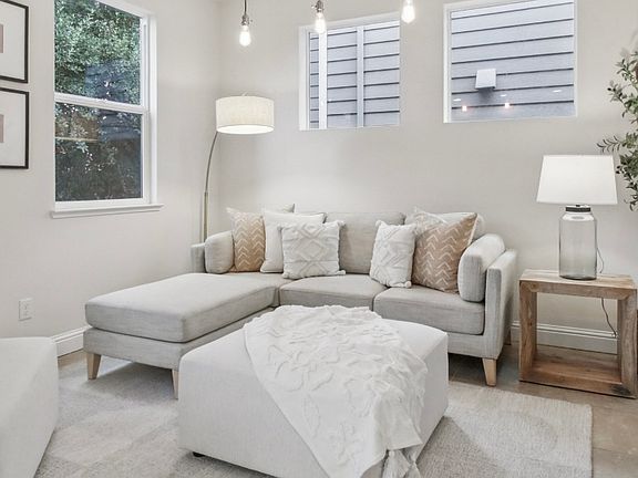 3rd image of 2624 Wisteria Way