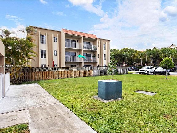 3rd image of 5201 Geneva Way APT 211