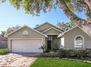 1205 Lake Shore Ranch Dr, Seffner, FL 33584