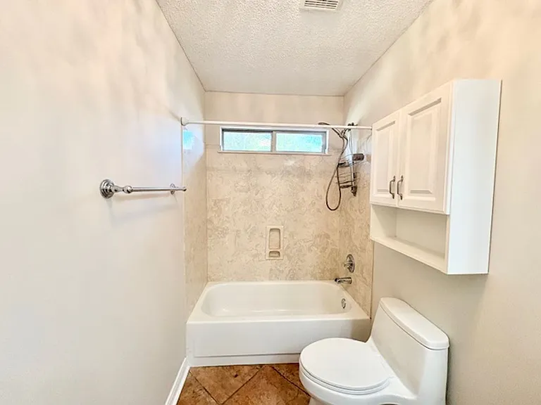 101 Meadow Woods Ln — Photo 16