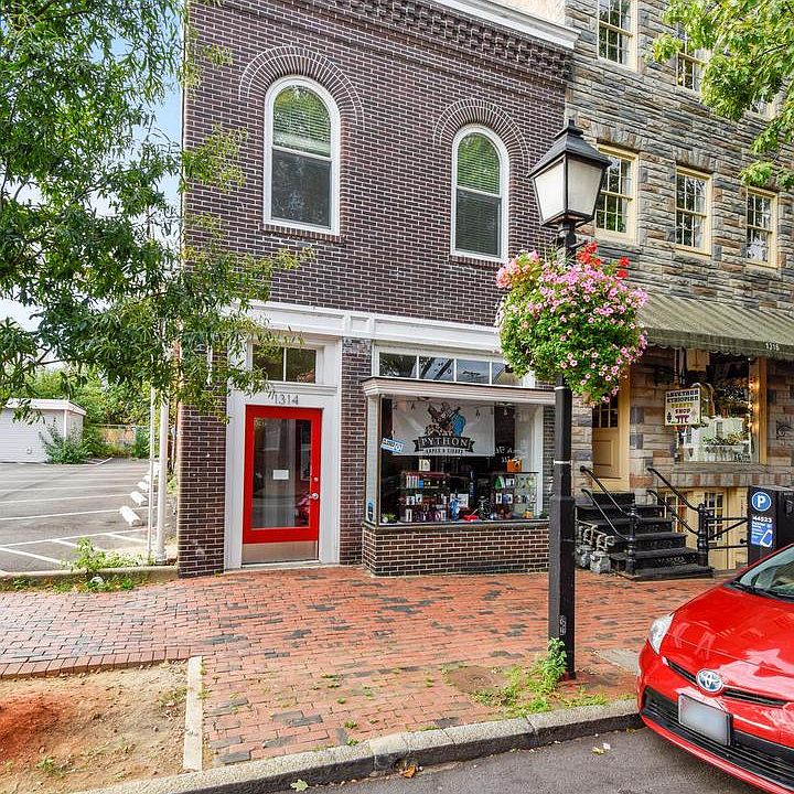 1st image of 1314 King St