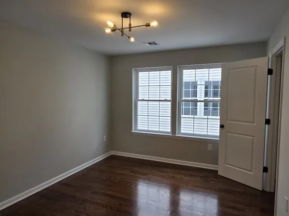 136 Littleton Ave Floor 2, Newark, NJ 07103