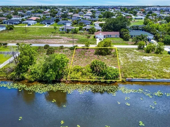 301 NW 5th Ter, Cape Coral, FL 33993