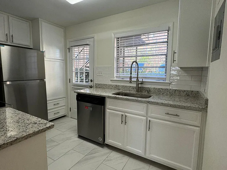 3057 Pharr Court North NW #A — Photo 9